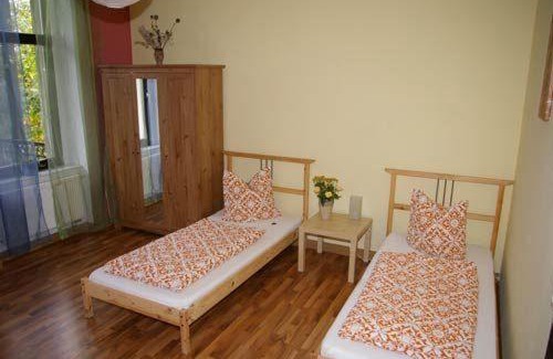 Loebtau Apartment | 3R-Fewo-bis-8-Personen-zentral-T8