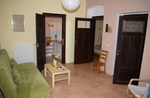 Loebtau Apartment | 3R-Fewo-bis-8-Personen-zentral-T8