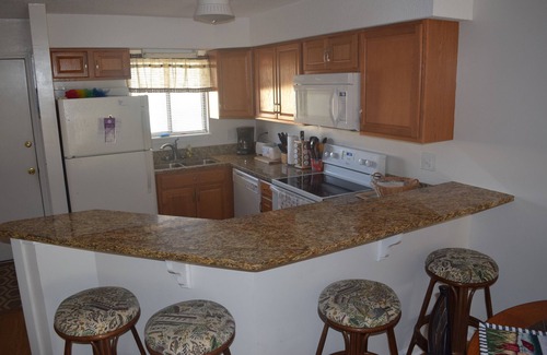 Wilmington Beach Condo | 3rd Floor 2BR OF Condo - Near Boardwalk; Daily chairs/umbrella rental in summer