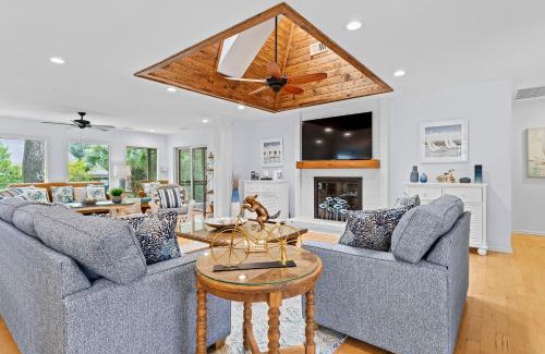 Oceanside House | 3rd Row Beach House - Private Pool & Spa - 16 Oyster Catcher Rd
