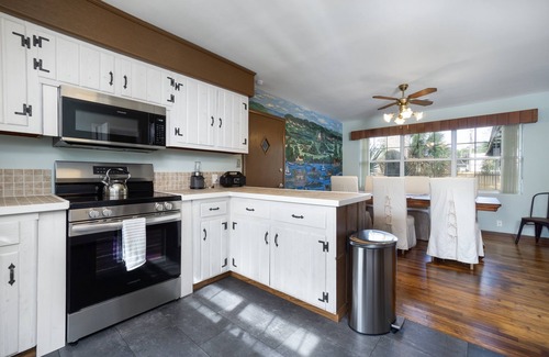 New Warrington House | 3rd St. Bungalow-NAS-Corry Station-Beaches-Dining-Shopping