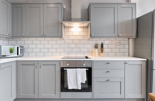 Llanelli House | 3RM Flat, Smart Tv's, close to all amenities