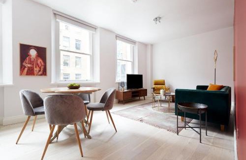 Holborn and Covent Garden House | 3VH Virginia House, 31 Bloomsbury Way by City Living London