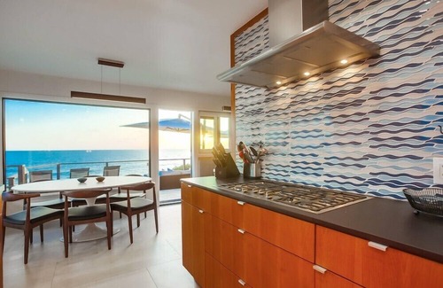 Encinitas House | 4,000sf Private Estate * 50' Ocean Frontage