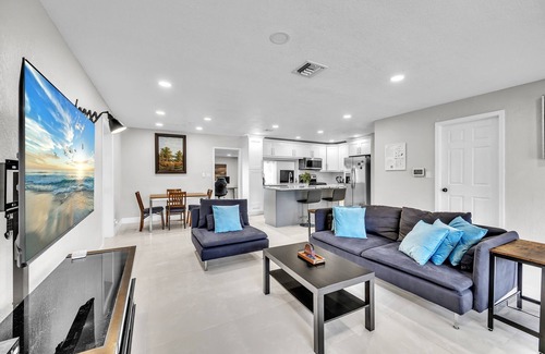 Pompano Beach House | 4/2 Beach House W/Salt-Heated Pool - 4 Min from the Beach
