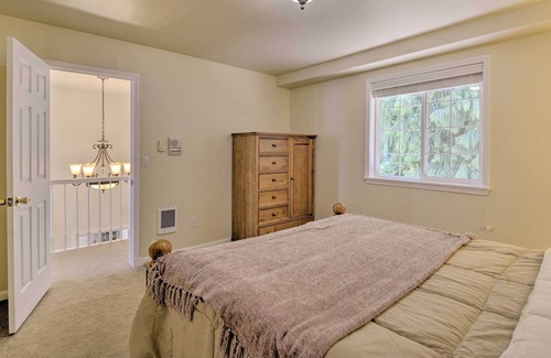 Retsil House | 4,200 Square Foot Beachfront Port Orchard Retreat!