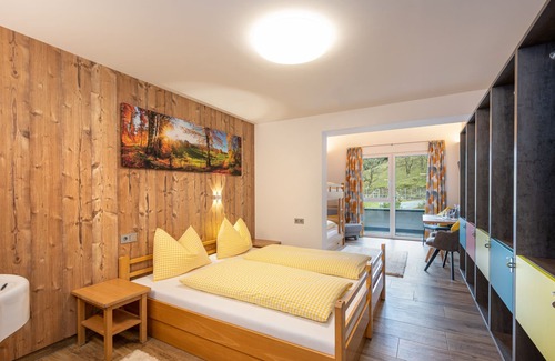 Alpendorf Apartment | 4-5 Bed Family Room Standard