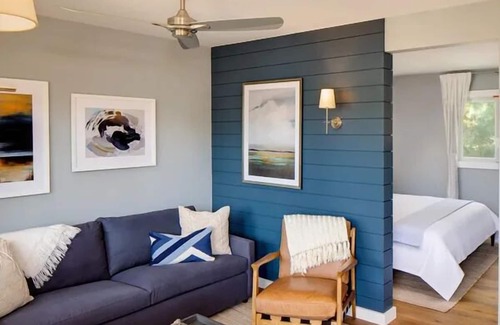 East Hampton North Hotel | 4 Atlantic King Suite at Journey East Hampton!