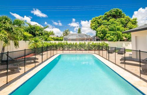 Boca Raton House | 4 BD 3BA Heated Pool Close to Beach