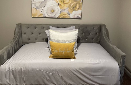 Clarkdale House | 4 bd Luxury King & Queen Suites - Mins to Marietta