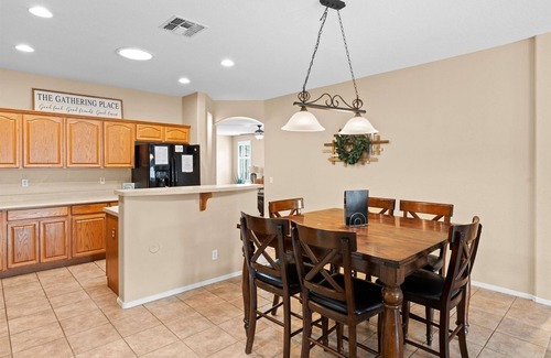 Litchfield Park House | 4-Bd/Sleeps 10 with Private Pool & BBQ