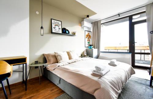 Sofia City Center Apartment | 4 Bdr 2 Bth Netflix Panorama Views