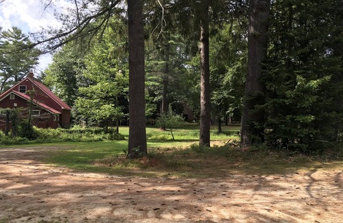 Harrison Cabin | 4 bdrm, 2 bath, cozy Chalet with Long Lake access in Harrison, Maine