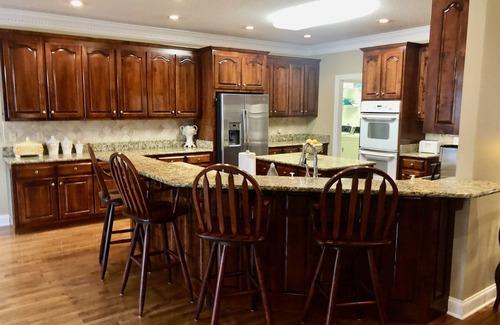 Grant House | 4 Bdrm/3 Bath Luxury Lake Home Directly On Deep Water w/Easy Docking Piers