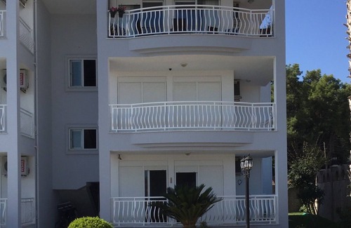 Kemer Mahallesi Apartment | 4 bed 2.5 bath fab location 4 balcony views & 2-3 bathrooms