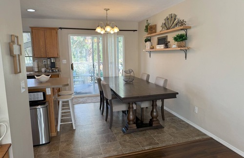 Fairwood House | 4-bed 2.5 bathroom in North Spokane with fitness room, WiFi, AC