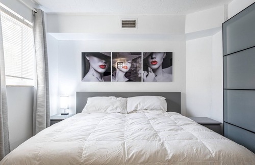 Cutler Bay Apartment | 4 BED & 2 BATH Lakefront Duplex w/ Pool in between Downtown Miami & Florida Keys