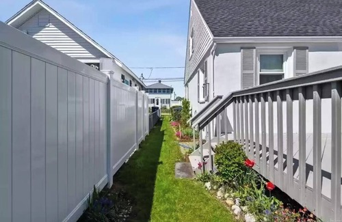 Old Lyme House | 4 BED/2 BATH -PRIVATE BEACH: OLD COLONY