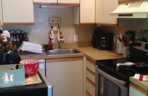 Campton House | 4 Bed, 2 Full Bath Cozy Townhouse near skiing, hiking and outdoor fun for all!