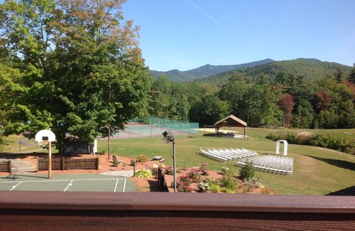 Campton House | 4 Bed, 2 Full Bath Cozy Townhouse near skiing, hiking and outdoor fun for all!
