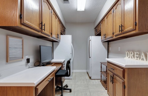 Olive Branch House | 4 bed 3 1/2 bath Home Upscale Neighborhood