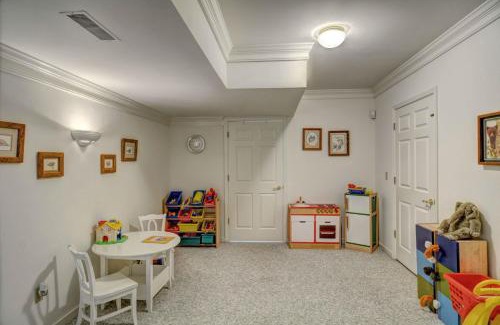 Livingston House | 4 Bed 4 Bath Vacation home in Mineral