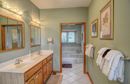 Livingston House | 4 Bed 4 Bath Vacation home in Mineral