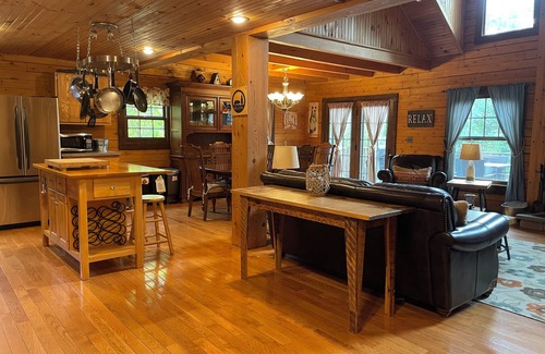 Thornton House | 4 bed/4 bath - White Mountain Retreat