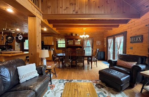 Thornton House | 4 bed/4 bath - White Mountain Retreat