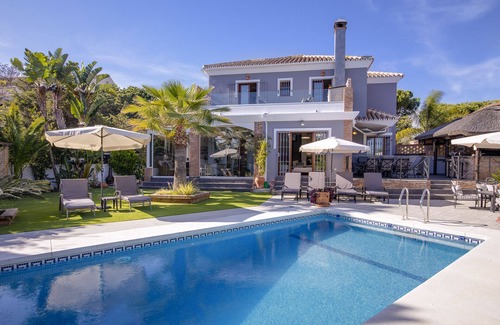 Urbanizacion Hacienda las Chapas Villa | 4 bed, 4 Ensuite, Heated Pool, A/C, Nr Beach in Marbesa, near Cabopino, Marbella
