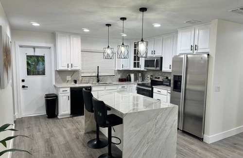 Doctor Phillips House | 4-Bed Bungalow close to Disney, Universal Studios and many fantastic restaurants