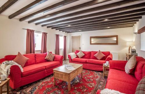 Chathill House | 4 Bed in Beadnell 83469