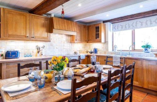 Gillingham House | 4 Bed in Gillingham 80670