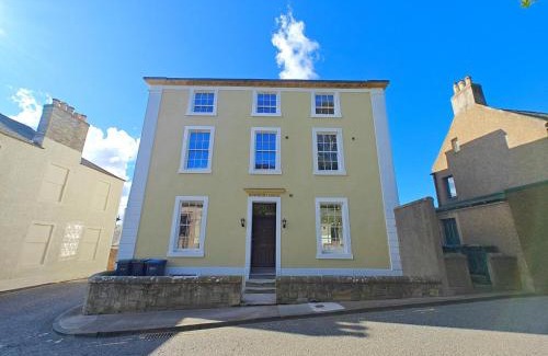 Kelso House | 4 Bed in Kelso oc-b33446