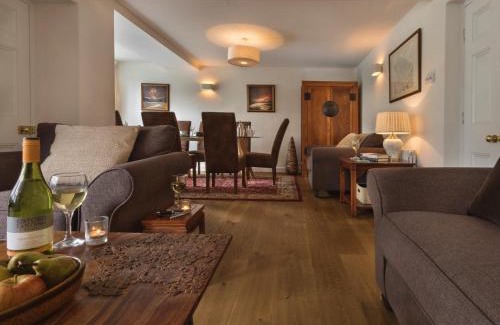 Near Sawrey House | 4 Bed in Sawrey LCC33