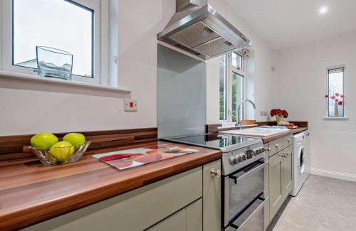 Wiseman's Bridge House | 4 Bed in Wisemans Bridge 57793