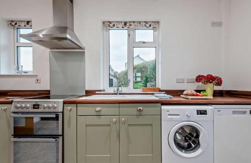 Wiseman's Bridge House | 4 Bed in Wisemans Bridge 57793