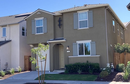Merced House | 4 bed Modern, Cozy, Efficient North Merced Retreat near hospitals and UC Merced