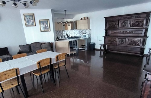 Ureki Villa | 4 Bed Villa-Sleeps 8-Parking-Garden-Sea View