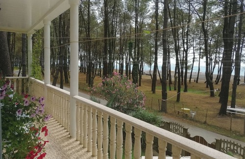 Ureki Villa | 4 Bed Villa-Sleeps 8-Parking-Garden-Sea View