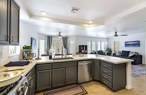 Green Valley House | 4-bedroom 2.5 Bath house in amazing Henderson with pool.