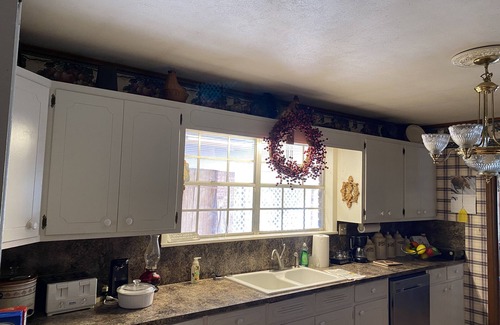 Russellville House | 4 Bedroom 2.5 bath 2600 Sq. foot home master down stairs, faces west!