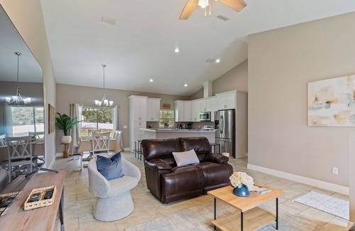 Ocala House | 4-bedroom 2-bathroom charming house in Ocala with AC, WiFi. Enjoy your stay