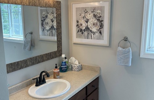 De Pere House | 4 Bedroom /3.5 Bathroom House - 18 minutes from Lambeau. No pets.