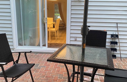 Calverton House | 4-bedroom 5 beds, Free parking, private entry,Free WI-FI Near Washington DC
