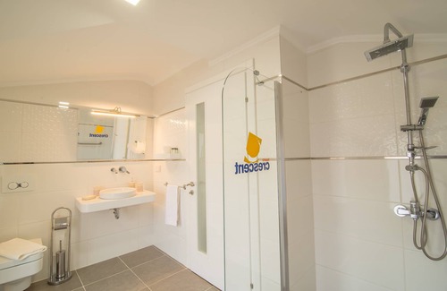 Dalyan City Center Villa | 4 bedroom accessible villa with private pool, jacuzzi, garden and lift