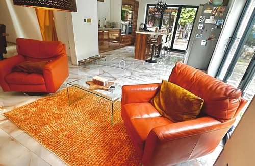 Christchurch Cottage | 4 bedroom accommodation in Bournemouth, near Christchurch