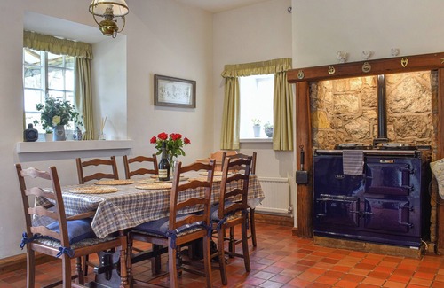 Scarborough Cottage | 4 bedroom accommodation in Irton, near Cayton Bay
