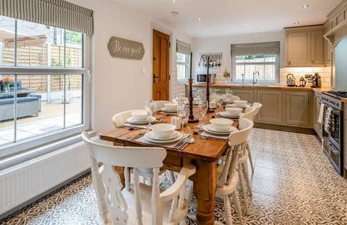 Pakefield Cottage | 4 bedroom accommodation in Pakefield