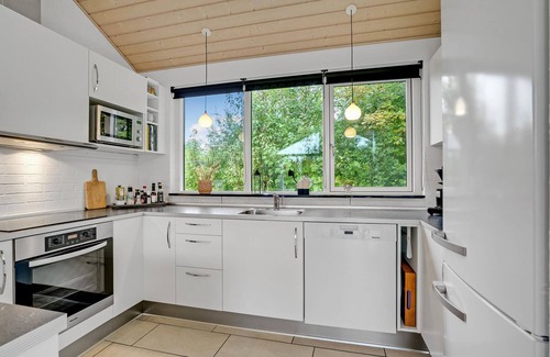 Hvalpsund House | 4 bedroom accommodation in Farsø
